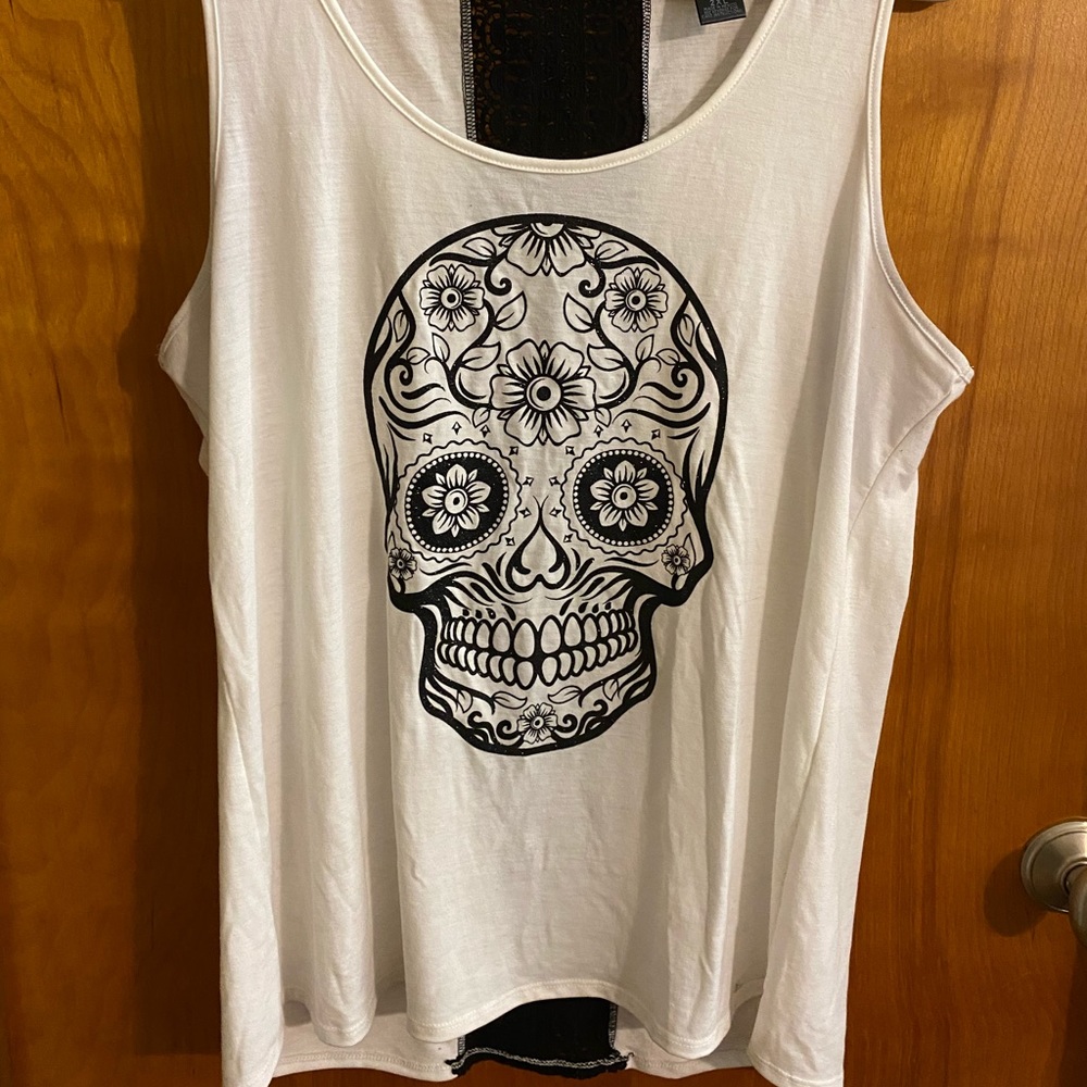 💥3/$25💥 2X Midnight Hour Skull Tank